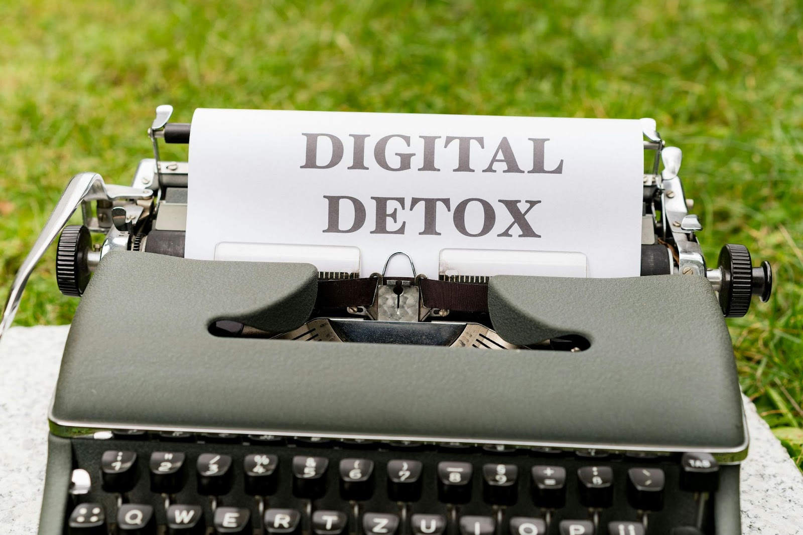 Unplugging for Wellness | Exploring the Benefits of a Digital Detox
